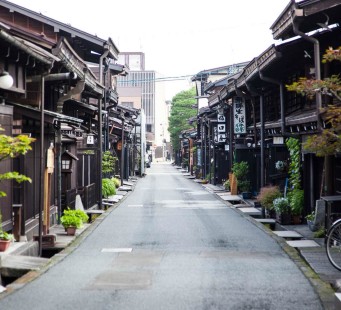 16 novembre - SUWA / TAKAYAMA - Foto 1/3